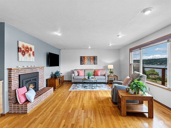 4th image of 6823 120th Street NW