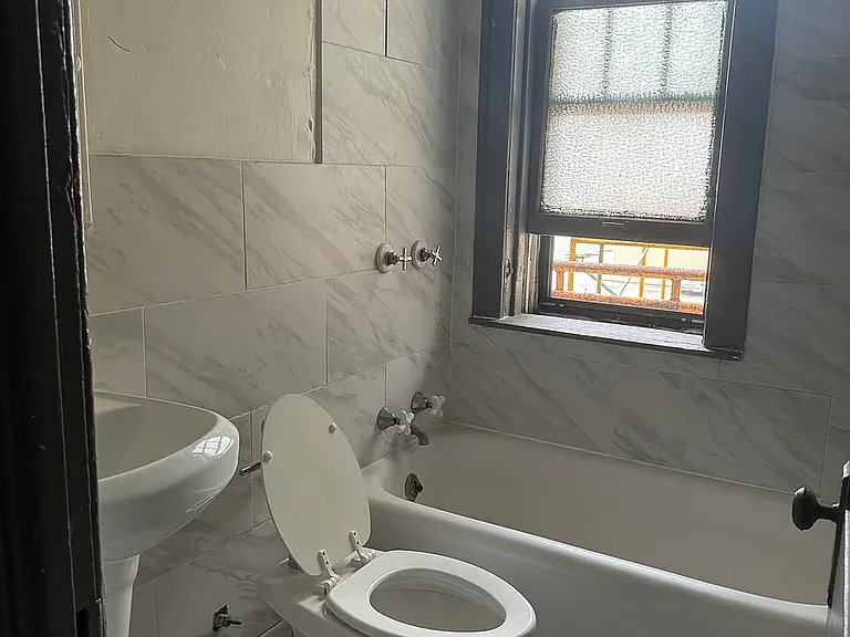 9 Woodland Apartments — Photo 35