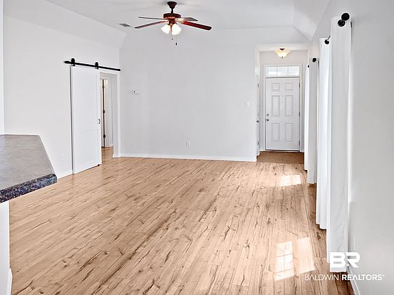 5th image of 29883 Saint Helen St