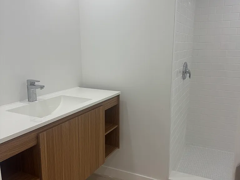 3860 Phoenix Dr — Photo 8