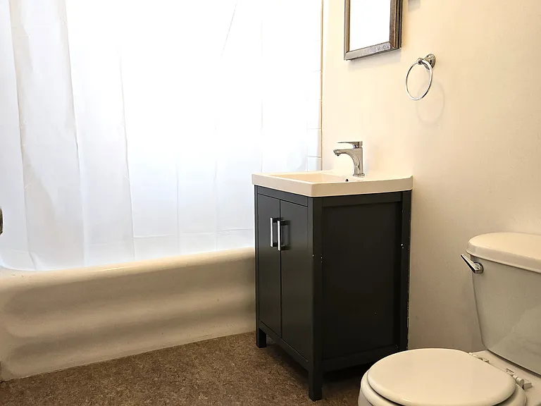 1401 Grove St #6 — Photo 14