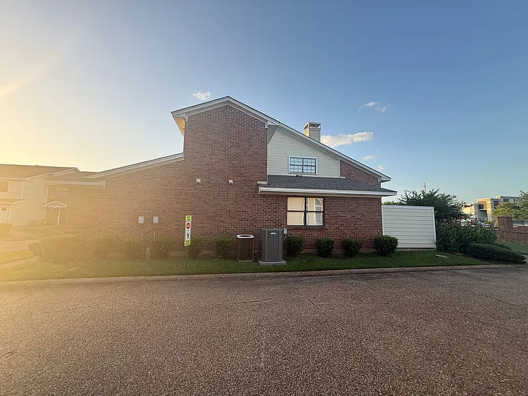 3 Meadow Creek Dr — Photo 52
