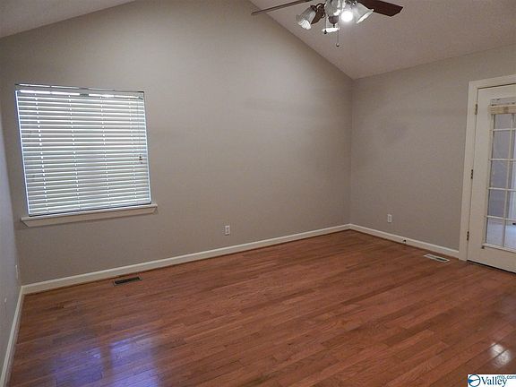 3rd image of 13 Serenity St