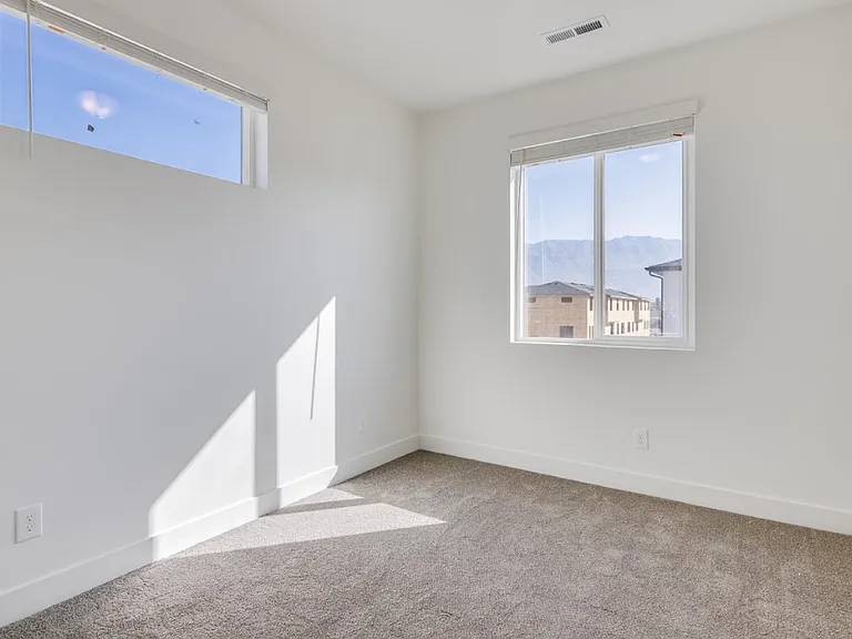532 S 1080 W — Photo 12