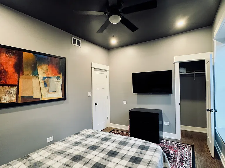 1428 S Central Park Ave #3 — Photo 8