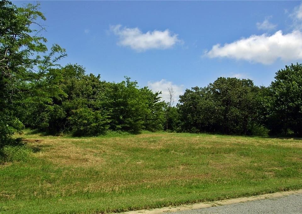 1st image of 81 Roaring Fork Cir
