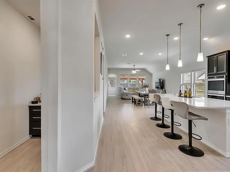 27997 Lone Hollow Ln — Photo 17