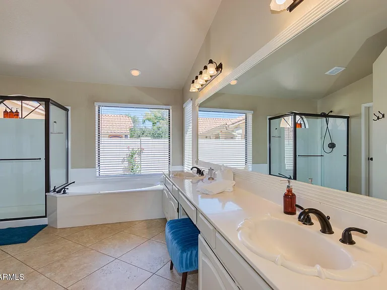 1585 W Honeysuckle Ln — Photo 19