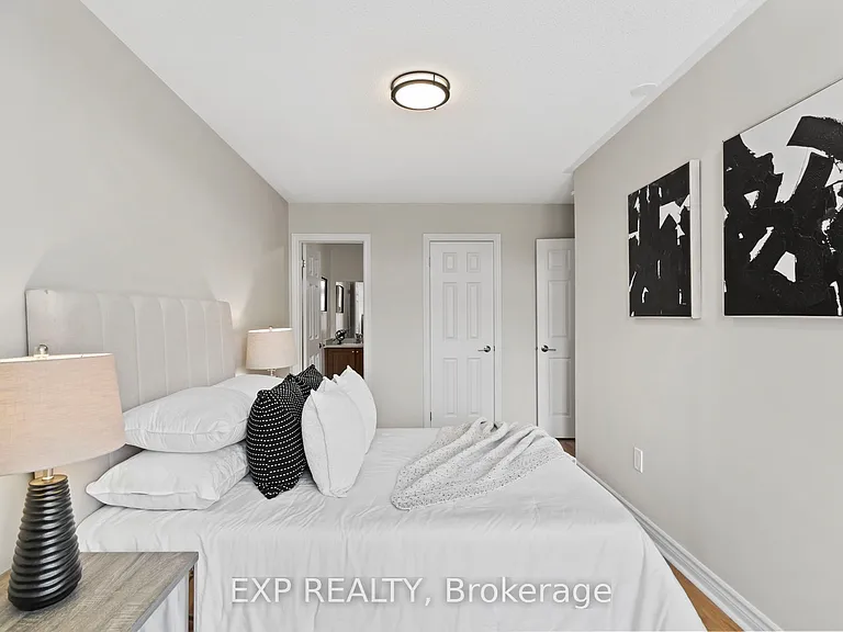 131 Greenwood Rd — Photo 24