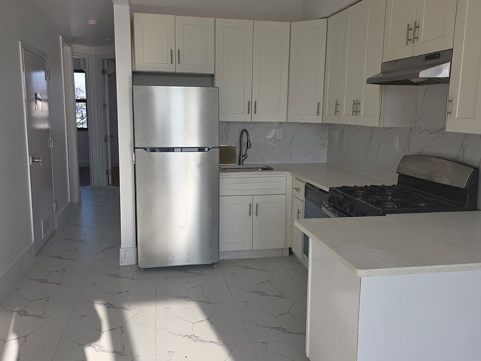 1st image of 125-09 101st Avenue Richmond Hl #3