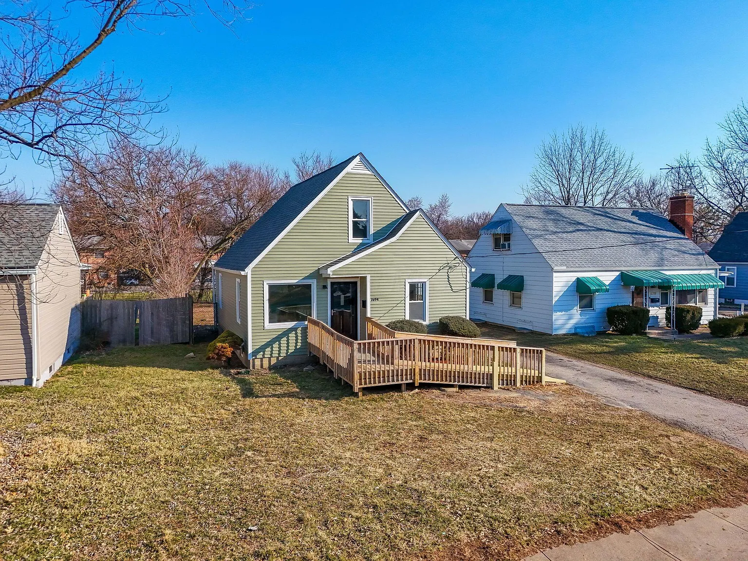 1694 Frebis Ave photo 1