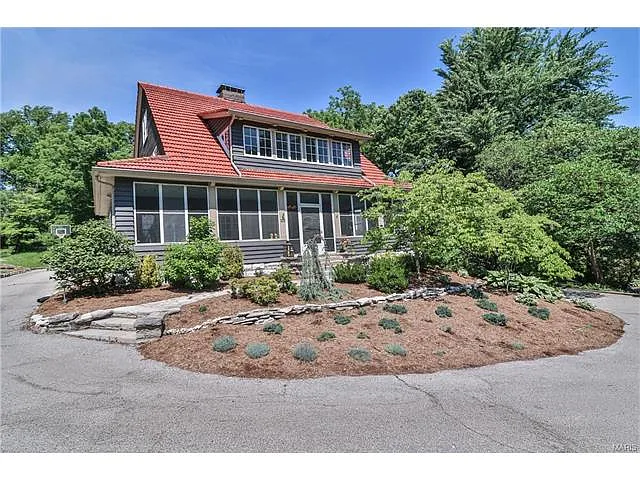 135 Jefferson Rd photo 1