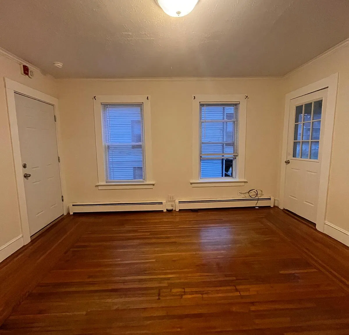 3 bed, 1050 sqft, $1,750 — Photo 1
