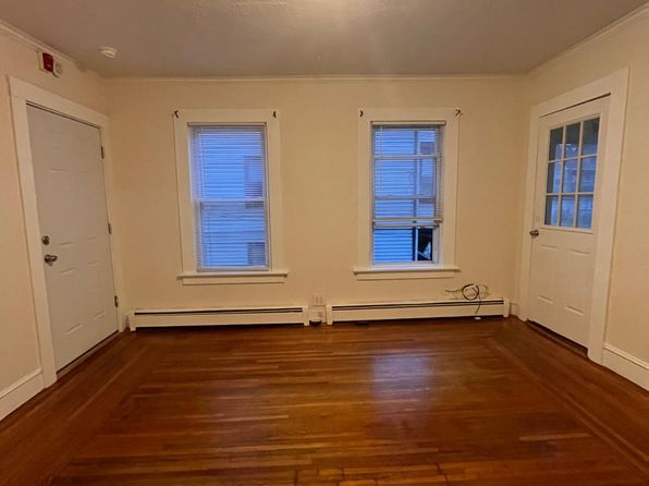 57 Rhodes St #2