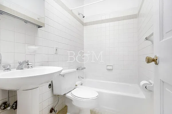 Rented by Brick&Mortar | media 31