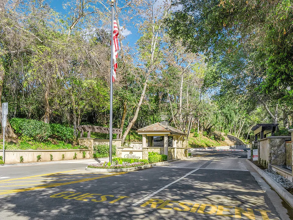 11 Deodar Ln #5