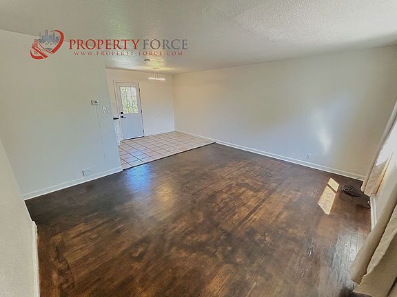 4th image of 1428 Camellia Dr