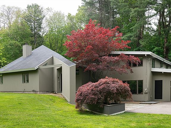 2nd image of 7 Diamond Rd