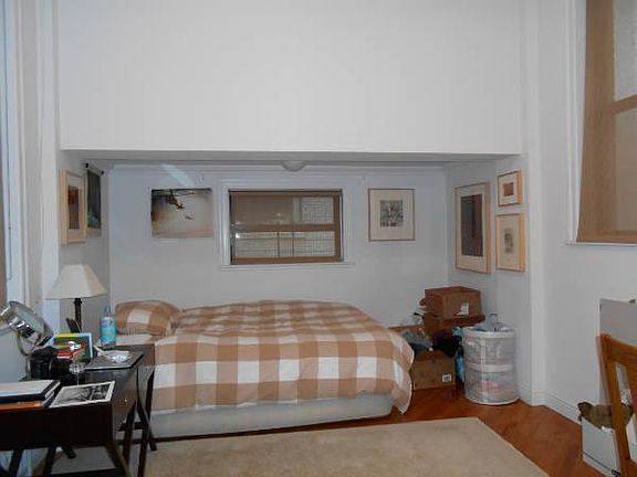 3rd image of 305 W 91st St APT 2