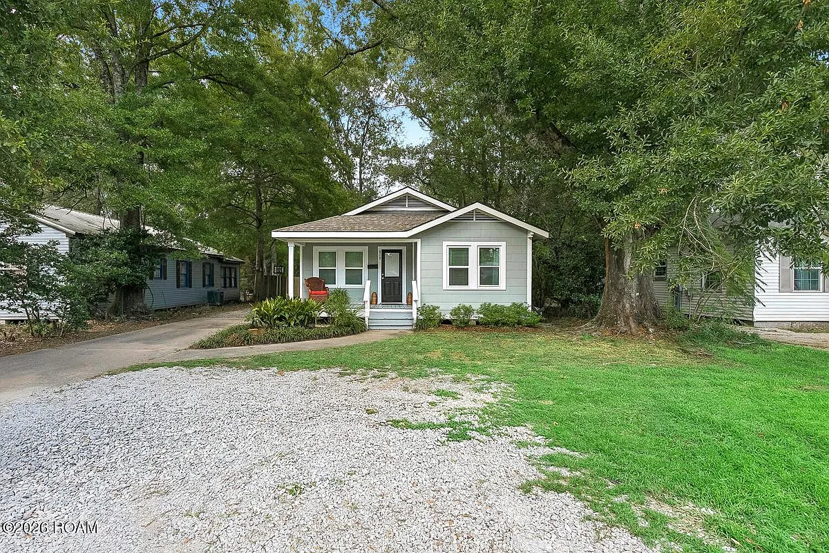 4 bed, 2.0 bath, 1482 sqft, $2,200 — Photo 2
