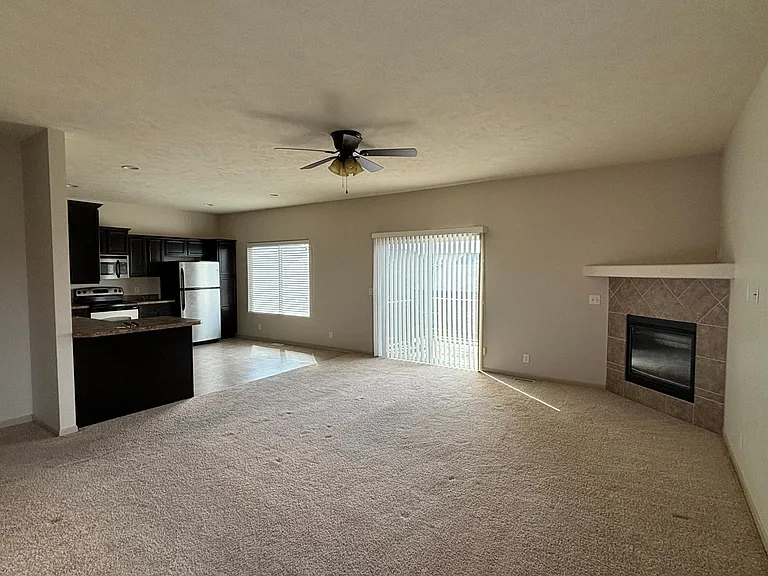 16411 Camden Ave — Photo 2