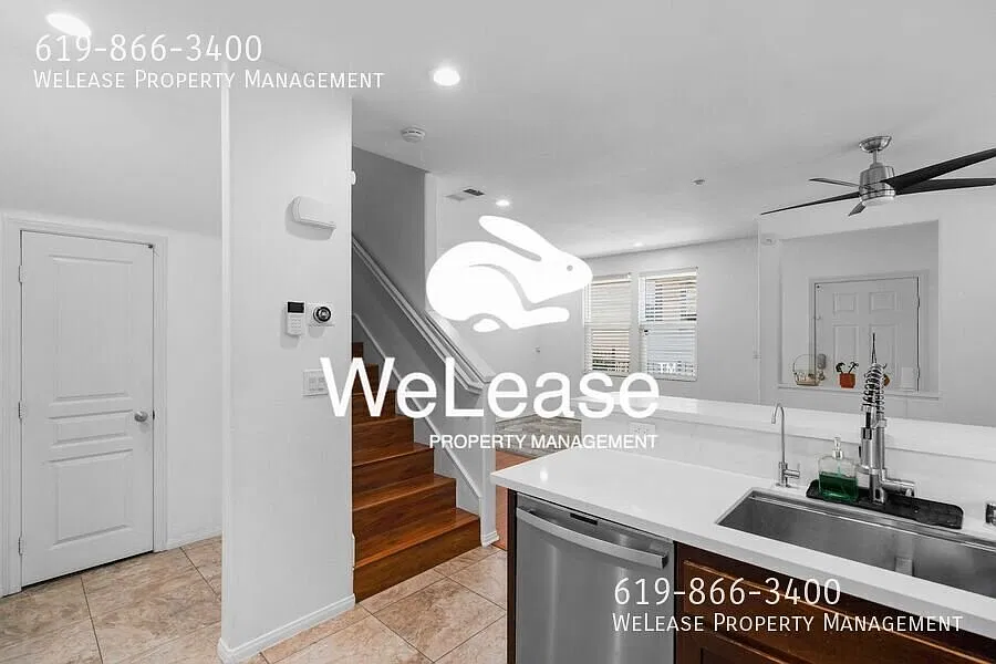 4 bedroom 2-story town house! — Photo 4
