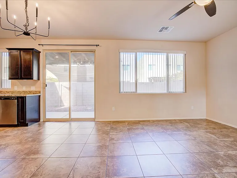 241 E Imperial Ct — Photo 12