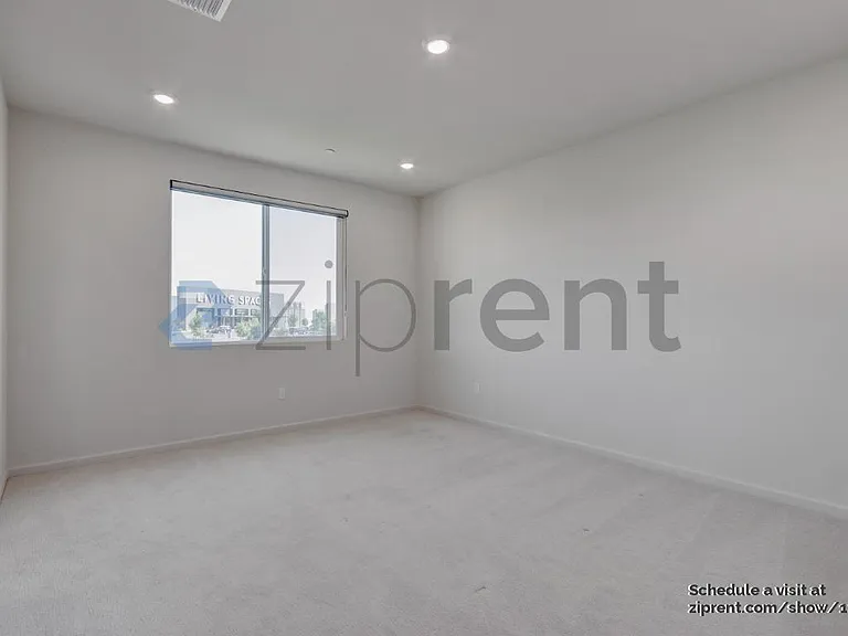 1474 Dorrington Ln — Photo 9