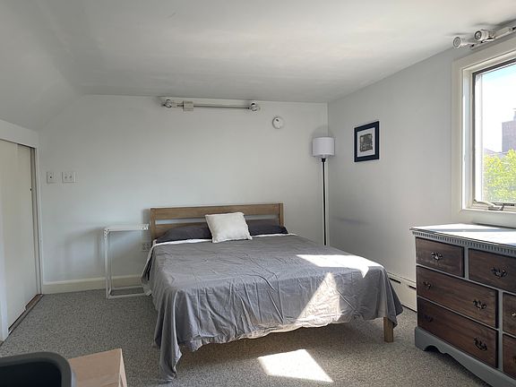 4th image of 20 Elm St APT B