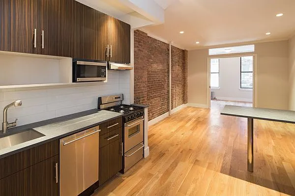 Rented by Corigin Management | media 18