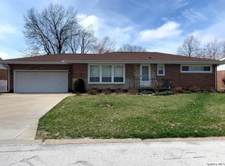 705 Sherwood Dr, Quincy, IL 62305