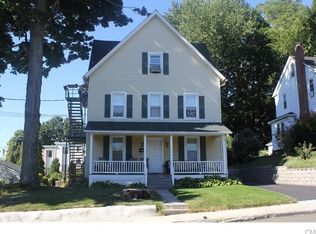 4 Stone St, Danbury, CT 06810