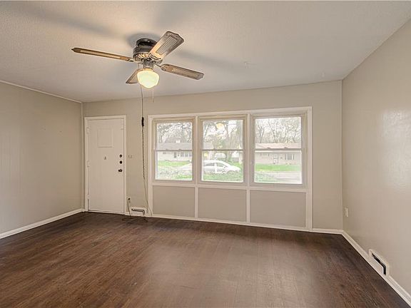 4th image of 11401 Corrington Ave