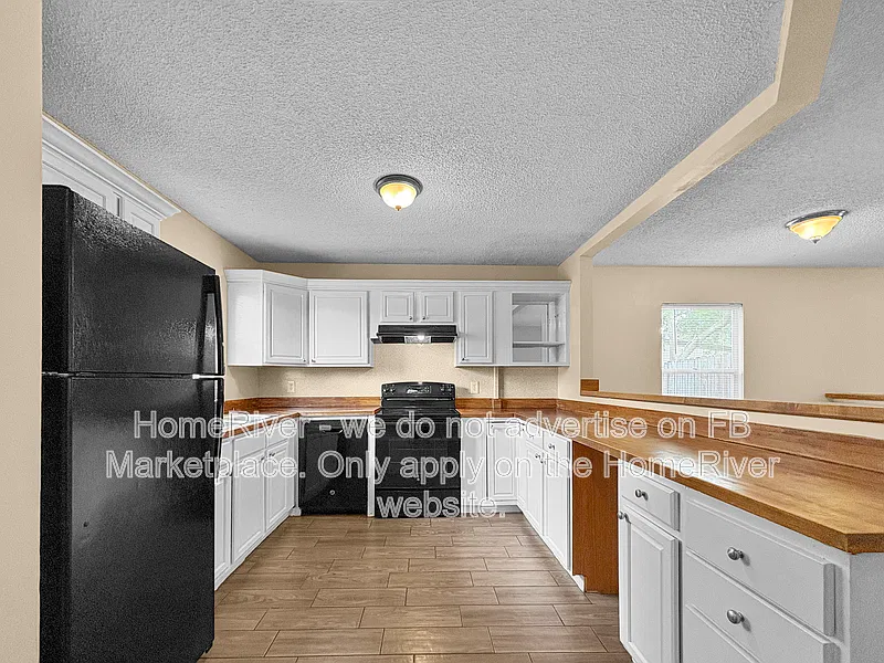 2747 Hidden Village Dr