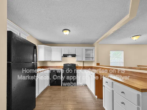 2747 Hidden Village Dr, Jacksonville, FL 32216