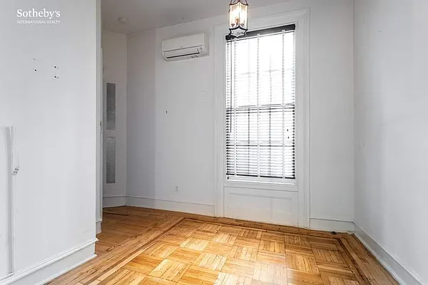 Rented by Sotheby's International Realty | media 7