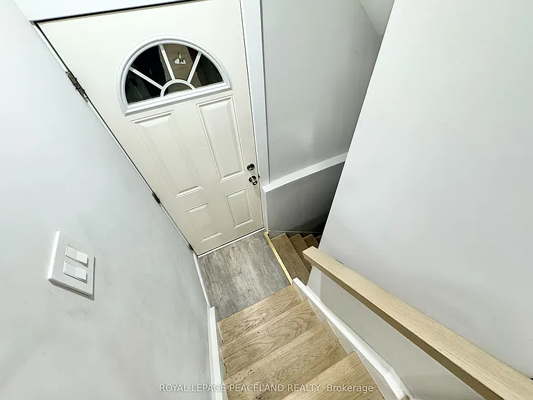 47 Chamberlain Ave — Photo 15