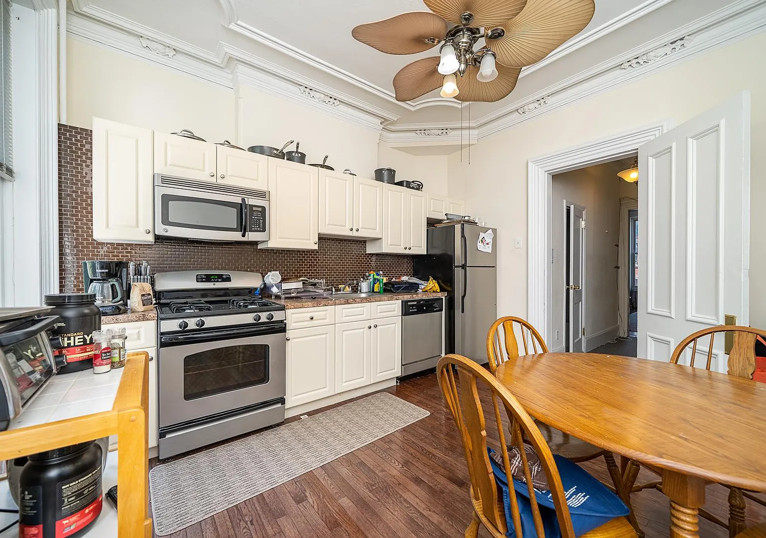 2 bed, 1400 sqft, $4,500 — Photo 3
