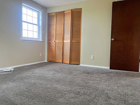 5th image of 576 Taunton Pl APT 3