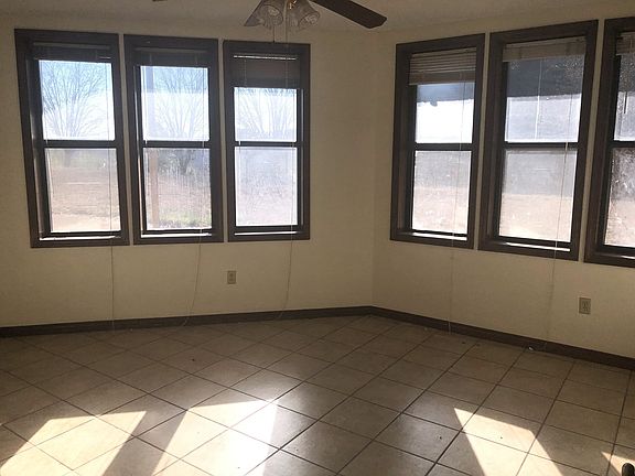 3rd image of 75 Stephenwood St