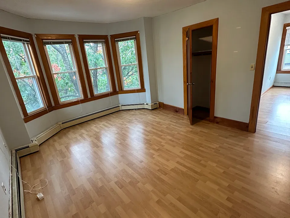 89 Webster Ave #3