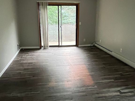 2nd image of 987 Echo Dr SE #991-202