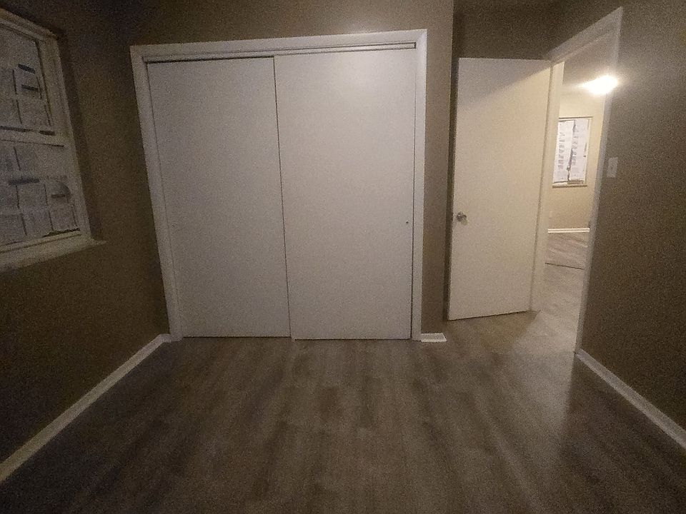 Large bedroom #1