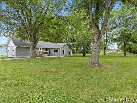 5th image of 24249 Draper Dr