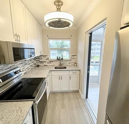 4th image of 110 Shore Ct APT 213