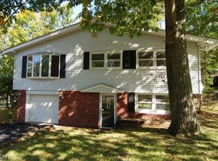 3 Serviss Rd, Hopatcong, NJ 07843