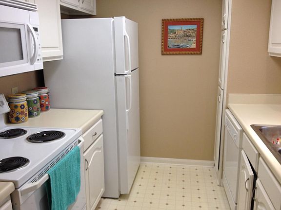 4th image of 11853 Braesview