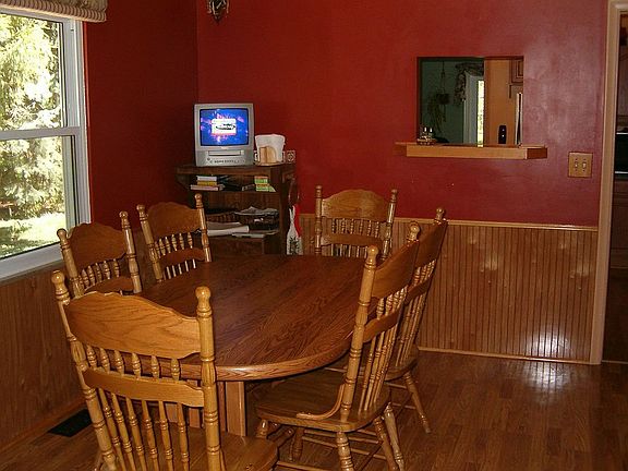 DR 12x20 new floor, beadboard & pass through