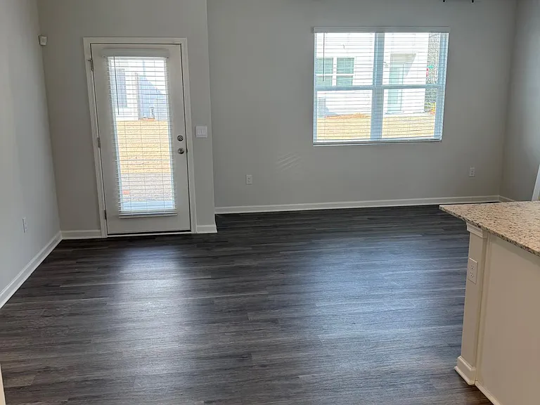 2 Sweetspire Dr — Photo 6