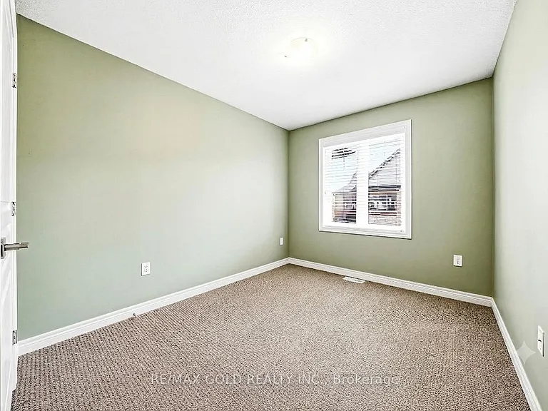 4 Bird Ln — Photo 16